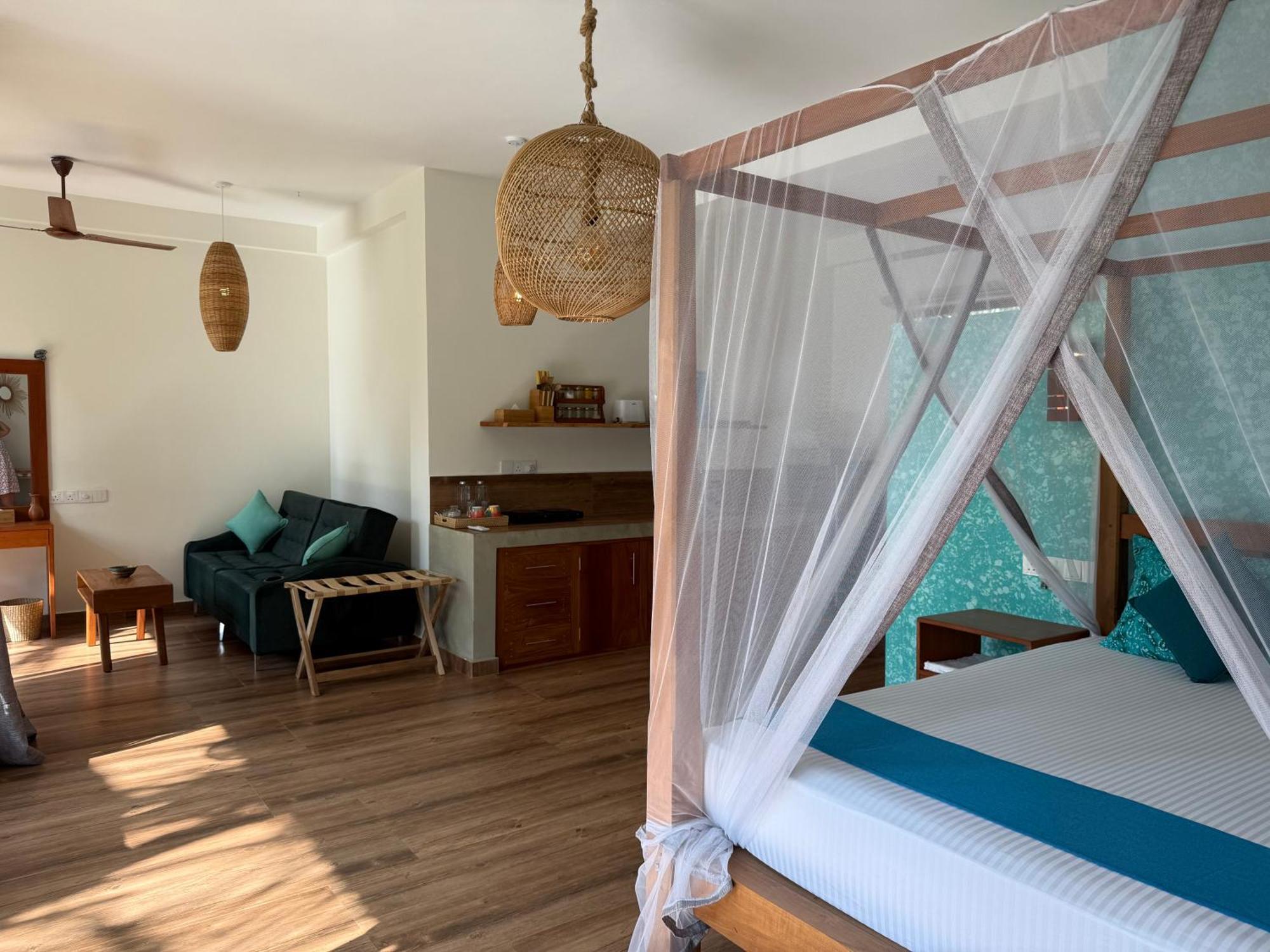 Sri Palms Bed & Breakfast Косгода Екстериор снимка